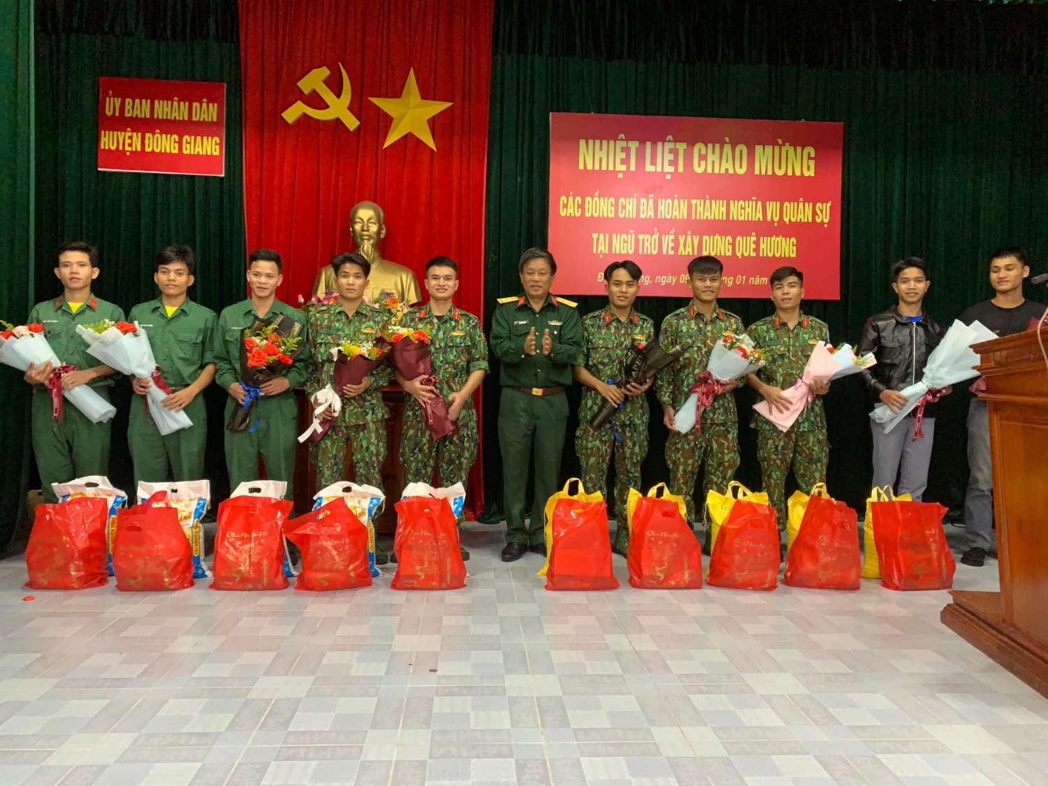Đông Giang: Đón quân nhân hoàn thành nghĩa vụ trở về địa phương năm 2023